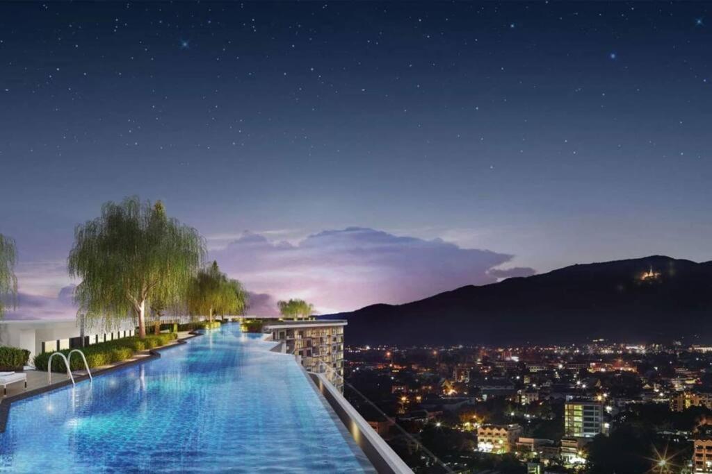 Modern Style Room With Sky Pool 古城边天际泳池公寓 Čiang Mai Exteriér fotografie