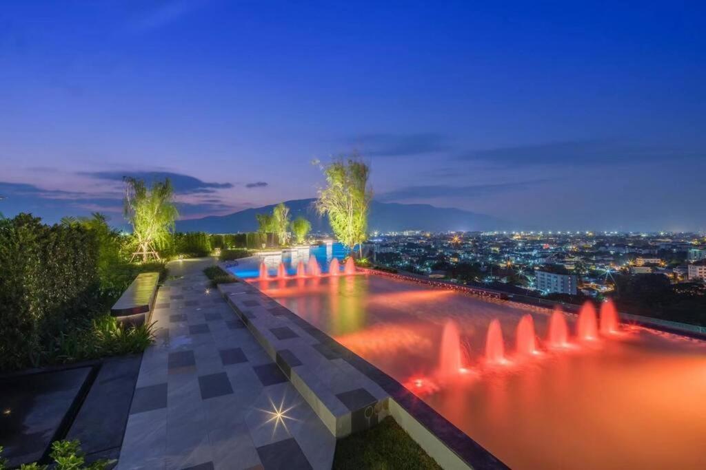 Modern Style Room With Sky Pool 古城边天际泳池公寓 Čiang Mai Exteriér fotografie