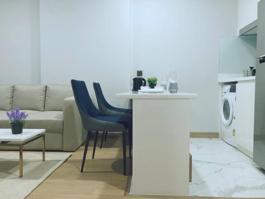 Modern Style Room With Sky Pool 古城边天际泳池公寓 Čiang Mai Exteriér fotografie