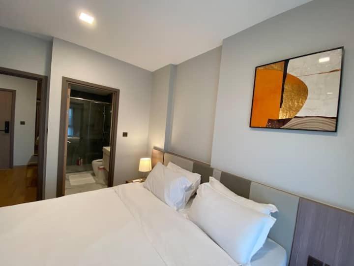Modern Style Room With Sky Pool 古城边天际泳池公寓 Čiang Mai Exteriér fotografie